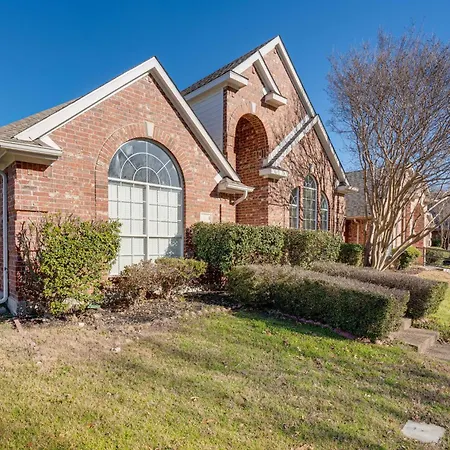 Richardson Retreat With Furnished Patio And Game Room!